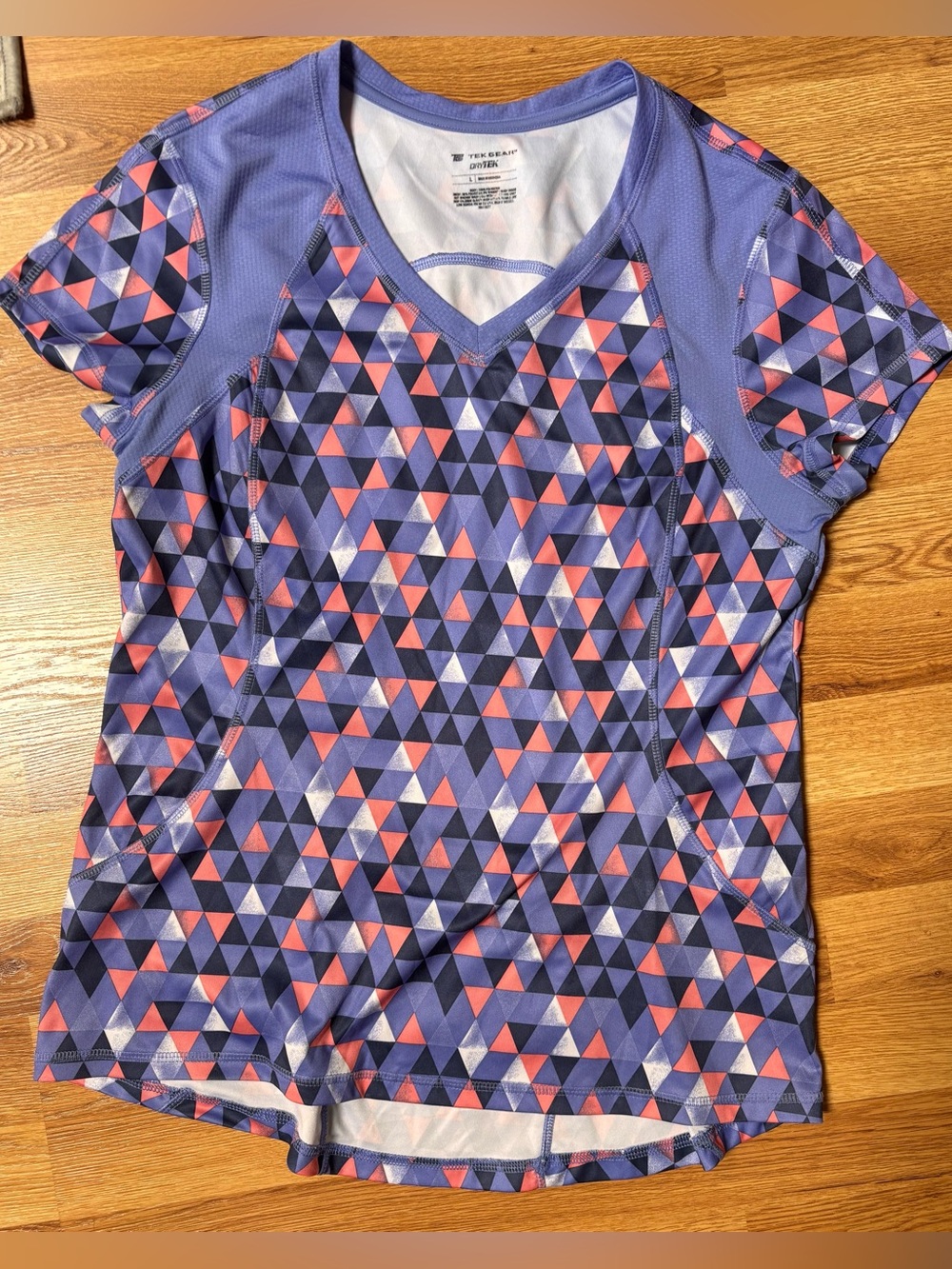 TekGear Short Sleeve Back Pocket Purple geometric Performance Tee women’s Large